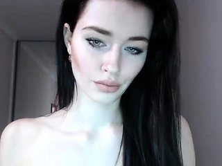 Brunette Solo Webcam Masturbation