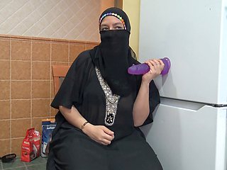 Arabian cuckold wife craves massive cocks