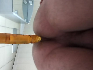 A quick anal sessionpreparation for the weekend ahead