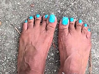 Amateur porn Gives Us Some Foot Fetish Aurora