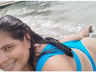 Chubby Latina With A Big Ass On The Beach. Homemade Porn