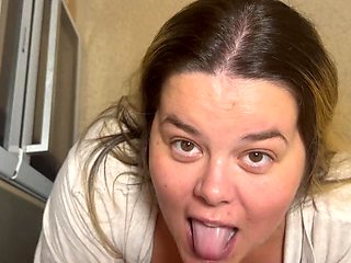 Juicerbbws British Deep-Throat Blowjobs on Juicerbbws Hung Stud