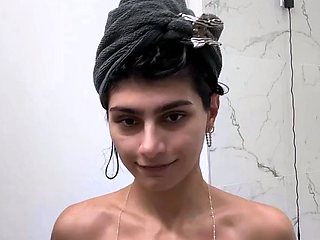 Big boob brunette masturbates on webcam