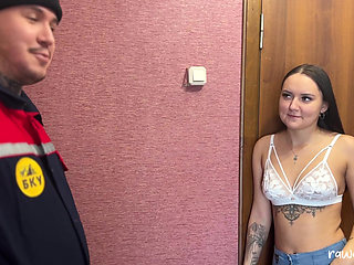 Cheating On My Incompetent Boyfriend with The Maintenance Guy