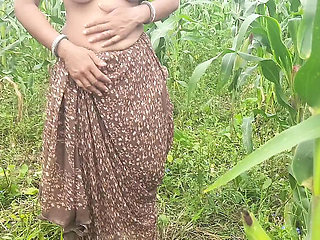 Desi village Bhabhi Sukunmi outdoor sex with devar in jungle - public nudity & doggy style