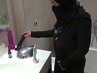 Algerian maid in Marseille lets me fuck her deep in her pussy