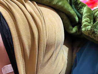 Fucked a Muslim Wife While She Was Cleaning the House