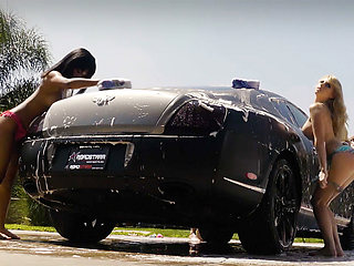 Seductive big bootie mom babes looks beautiful