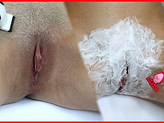 Amelia Queen Shaves Her Hairy Teen Pussy Close Up! 4K Shaving & Trimming in Bathroom