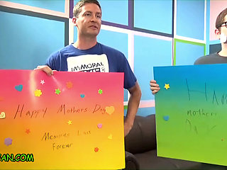 Fuck a fan - archer wins sex w four pawg pornstars on Stepmother's day!