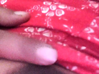 Bhabhi ji ke milky white boobs bhabhi ne blanket ke andar dudu ko dabaya