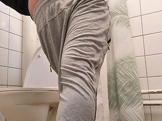 Oh boy damn this ass would eat all ur cum inside my hole and then hold it all into my mouth