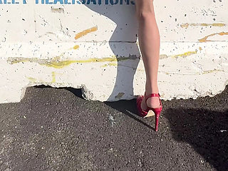 Couplehamster Outdoor Sex: Amateur Slut Gets Filled with Cum in Public