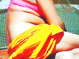 Sister-in-law is very hot, ready to take a long time, changing a lot of milk, big breasts.