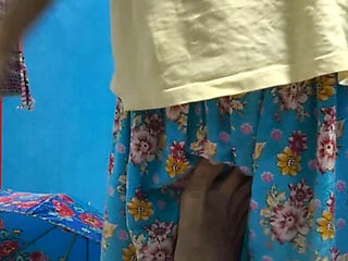 Desi Teen First Time Fuck - 18 Year Old Girl Invites Boyfriend for Happy Sex with Big Dick