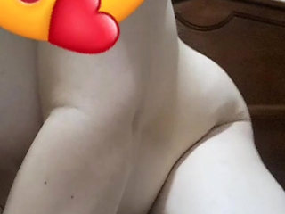 Aunt of Bouira in her brother's room