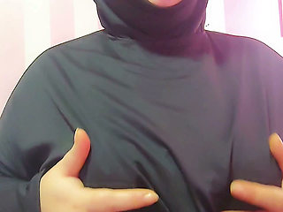 I was shocked to see what my hijab-wearing step sister did!