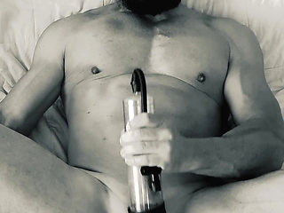 Cumming with a pompe
