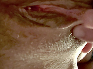 Playing with my pussy, Solo squirt mission