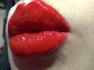 Red lips & lipgloss JOI