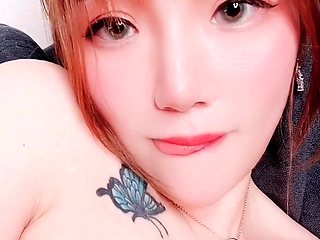Solo pussy toying redhead close up action
