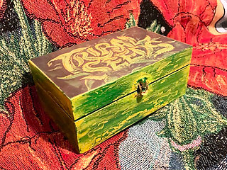 Suzy Wylde Is a Creator That Creates Art & Usable Items