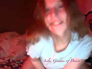 Sexy Girl Tempts on Cam