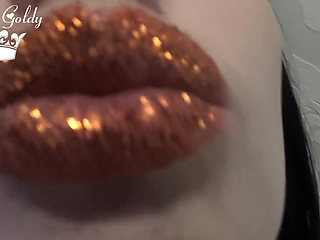 Golden lip seduction