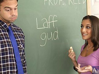 Watch gambling Mischa Brooks's trailer