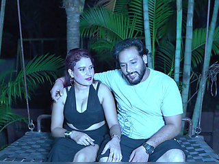 After proposing to his girlfriend, he took her to Bungalow to propose, and after proposing to her, the girl also had some sex.