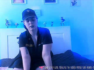 Vends-ta-culotte - Roleplay: the policewoman is a submissive slut with big tits