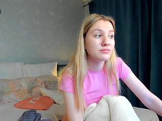 Natural big boobs skinny pretty blonde teen show - Blonde