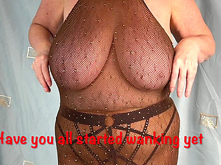 Mrs Mature Feet Strips for her Nylon Fans 387