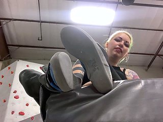 Hawt Blonde Enjoy foot Fetish