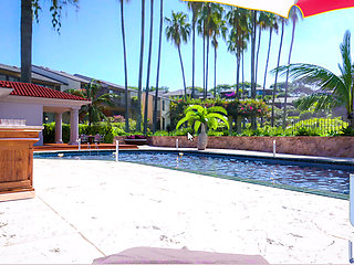 Doll World #9 Holly Love a Facial