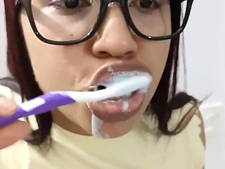 18 year old brunette big saggy tits from New York United States fucking her stepbrother's big dick hos