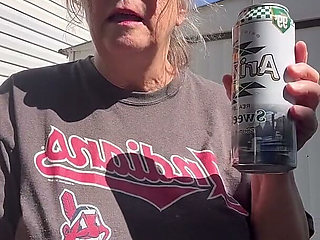 Outside Refreshment Time with Sweet Tea