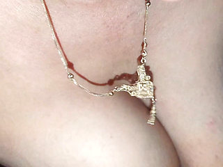 Husband ka Lun Chuss kar Mani Nikal di