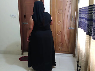 Big Ass & Huge Boobs Saudi Maid Fucked by Owner 18yo Son When She Cleaning Room