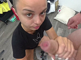 She Knows Exactly How to Make Dick Time Fun