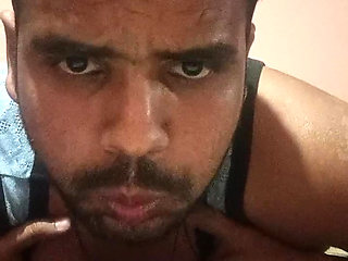 A spoonzy boobs show by Indian Ismart boy Ismaatdeva at very horny way