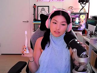 Brunette Couch Webcam Solo Fun Masturbating