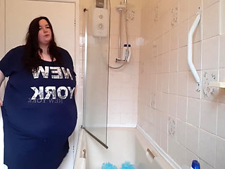 SSBBW belly and body jiggles