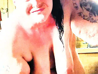 Bouling Hot Wet in the Kitchen Shes Masterbating and Dripping