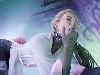 Glasses wearing tattooed chick enjoys the tattooed pecker hardcore dp and facial cumshot