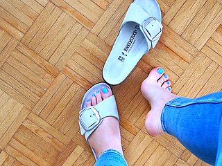 Close up cock jerking solo