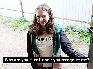 My Ex-girlfriend Suddenly Knocked on My Door.