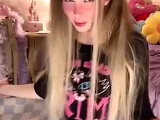 Belle Delphine_Nostalgia Quest