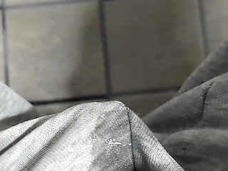 Got so Exited Peeing My Self That My Legs Started to Shake