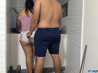 The Housekeeper Wants to Eat the Boss's Dick